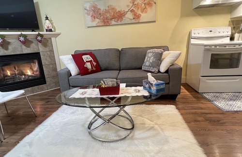 Upper Ten Oaks House | Cozy and bright 2-bedroom home with comfort stay