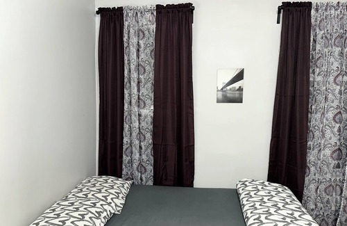 Ocean Hill House | Cozy and Central Room in Brooklyn