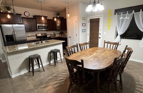 Biggs Field House | Cozy and Charming Home in El Paso Suburbs