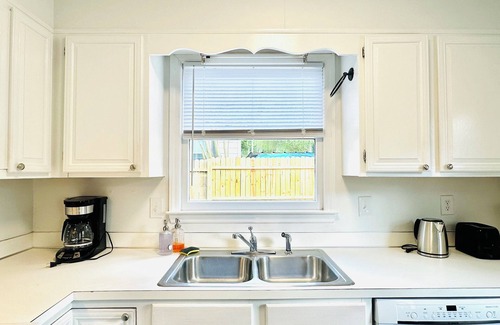 Pineville House | Cozy and Charming House