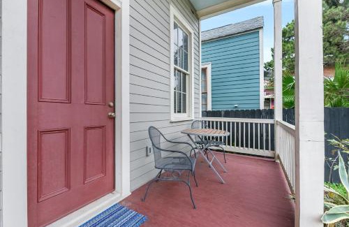 Faubourg Lafayette House | Cozy and Charming House Close to St Charles Ave