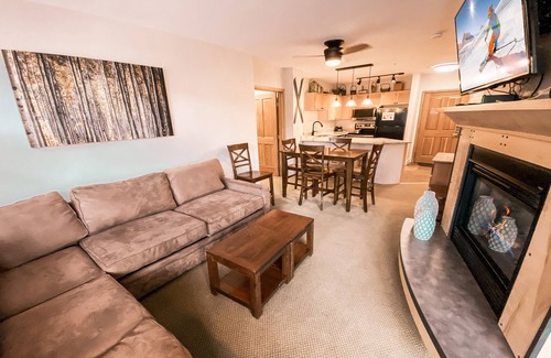 River Run Condo | Cozy and Charming W/Fireplace, Family Trip!