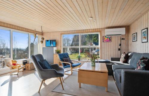 Egsmark Strand House | Cozy And Child-Friendly Cottage In A Scenic Area