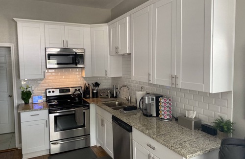 Historic Uptown House | * Cozy and Clean Luxury Bungalow close to Beach and Downtown St. Petersburg *