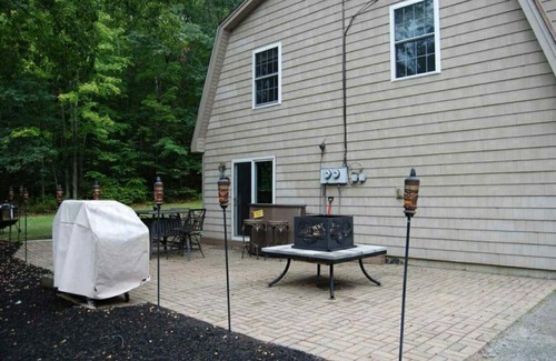 Alton House | Cozy and comfortable 3 bedroom.