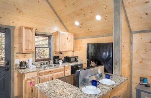 Pittman Center Cabin | Cozy and Comfortable. Hot tub on your Private Deck.