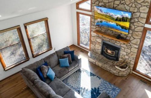 Mineral Apartment | Cozy and Comfy with Lake Access