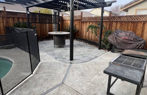 Tracy House | Cozy and Convenient Home w/Private Pool in California!