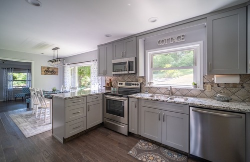 Brevard House | Cozy and Convenient Mountainside Retreat