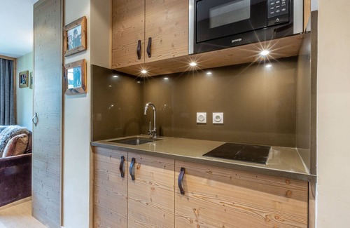 Val-d'Isere Apartment | Cozy and Elegant Studio on the Snowfront, Near Val d'Isère Centre