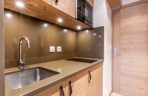 Val-d'Isere Apartment | Cozy and Elegant Studio on the Snowfront, Near Val d'Isère Centre
