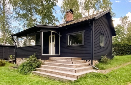 Undenas House | Cozy and family-friendly vacation home with lake view on Lake Viken.