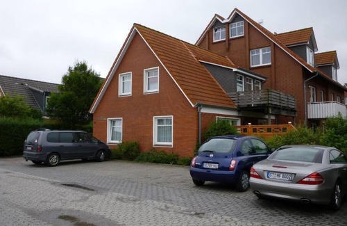 Harlesiel Apartment | Cozy and friendly: The ground floor apartment is nicely secluded been teaching