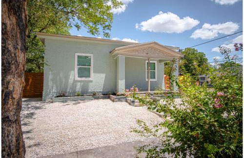 Nevada Street Apartment | Cozy and Lovely 2BR 2BA Apt#A Near Lively Downtown