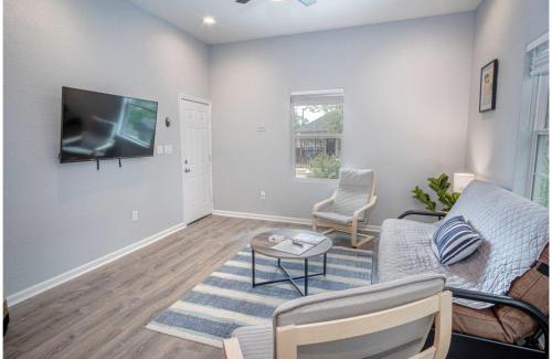 Nevada Street Apartment | Cozy and Lovely 2BR 2BA Apt#A Near Lively Downtown
