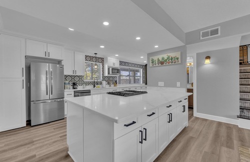 El Paso House | Cozy and Luxe Retreat: Pool and Stunning Views! Family-Friendly