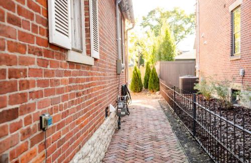 German Village Villa | Cozy and luxurious home with hot tub