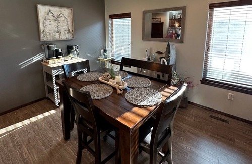Spirit Lake House | Cozy and luxurious 4-bedroom "Lake Retreat in the Heart of Arnolds Park!"
