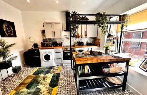 Hawick Apartment | Cozy and modern flat in the heart of Hawick