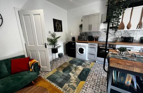 Hawick Apartment | Cozy and modern flat in the heart of Hawick