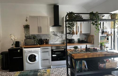 Hawick Apartment | Cozy and modern flat in the heart of Hawick