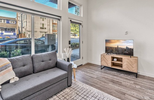 Ballard Apartment | Cozy and Modern Studio in the Heart of Ballard