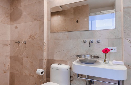Financial District Apartment | Cozy and Modern TRENDY! Best restaurants in the city ZONA G