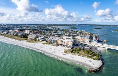 St. Petersburg - Clearwater Apartment | Cozy and Private Studio w Outdoor Deck