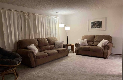 Butte House | Cozy and Quaint 2 Bedroom close to the Lady of the Rockies