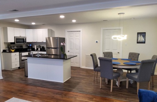 Driftwood House | Cozy and quiet getaway close to Park & Bay