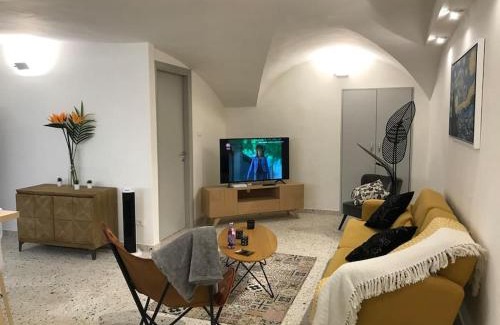 Historic Center Apartment | Cozy and quiet Suite near Two Towers, Bologna