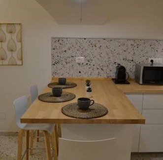 Historic Center Apartment | Cozy and quiet Suite near Two Towers, Bologna