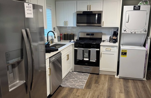 Atlanta Apartment | Cozy and relaxing apartment with Free WiFi located in vibrant Atlanta.