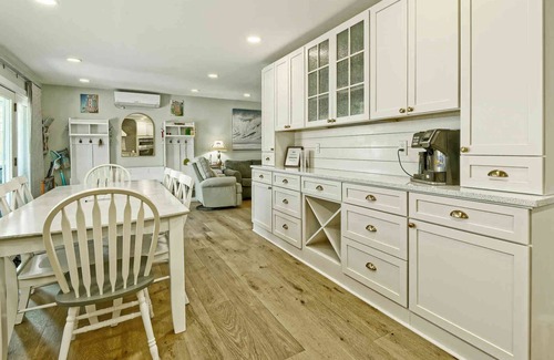 Sea Isle City Condo | Cozy and Roomy Beachside Bungalow in Sea Isle