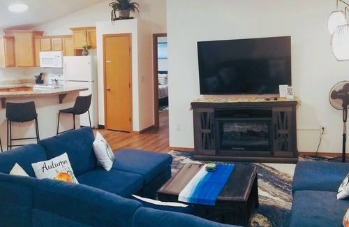 Grayland House | Cozy and serene vacation home for the entire family - 2 minutes from the beach!
