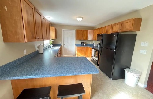 Pawcatuck House | Cozy and Spacious Coastal Cottage in Stonington Connecticut!