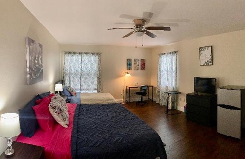 Land O' Lakes House | Cozy and spacious family bedroom in Land O’ Lakes