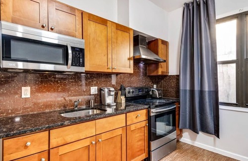 Chinatown Apartment | Cozy and stylish 2BD Apt with great location!