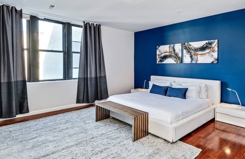 Chinatown Apartment | Cozy and Stylish 2BD Apt With Great Location!