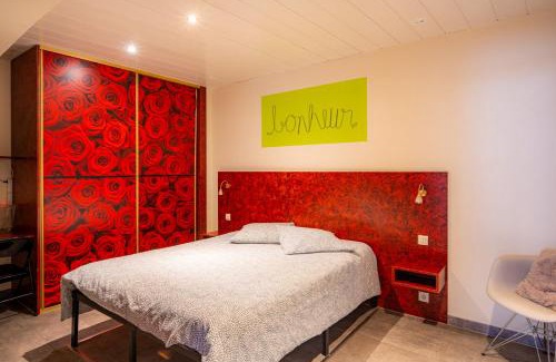 Krutenau Apartment | Cozy and Stylish with A-C in City Center!