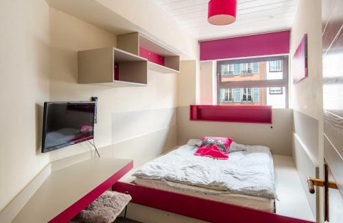 Krutenau Apartment | Cozy and Stylish with A-C in City Center!