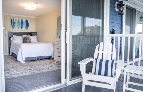 Hampton Hotel | Cozy and sweet second floor oceanfront room with private deck!
