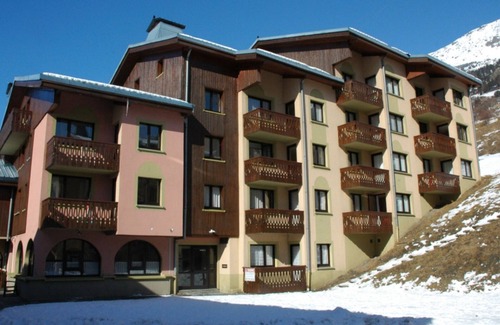 Val Cenis Apartment | Cozy Apartment in Val Cenis Lanslebourg, 1st Floor, Sleeps 7, 300m to Ski Slopes