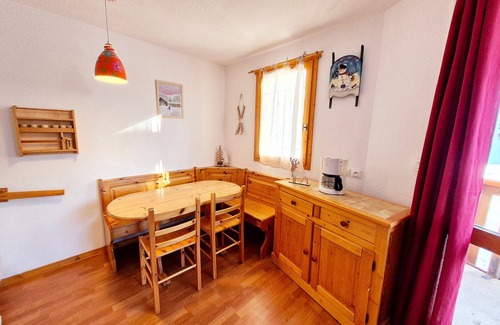 Montalbert Apartment | Cozy apartment, 500m from slopes, family-friendly, free parking