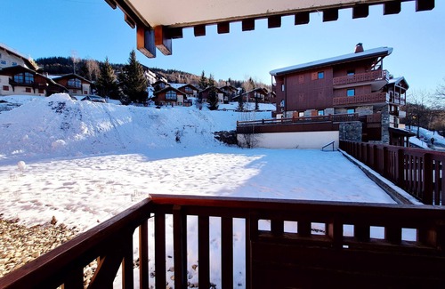 Montalbert Apartment | Cozy apartment, 500m from slopes, family-friendly, free parking