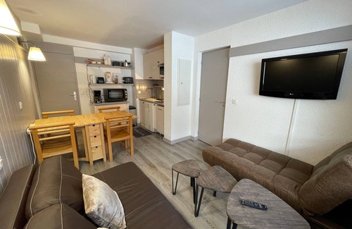 Plagne 1800 Apartment | Cozy apartment with balcony, pool and optional parking in Plagne 1800