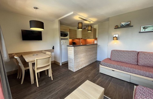 Plagne 1800 Apartment | Cozy apartment in Plagne 1800 with parking and heated pool