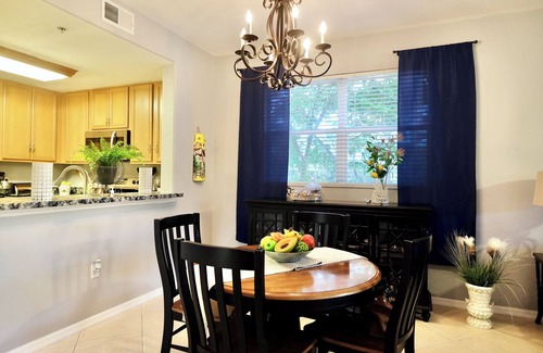 Naples Condo | Cozy apart in a quiet neighborhood, with beautiful views.