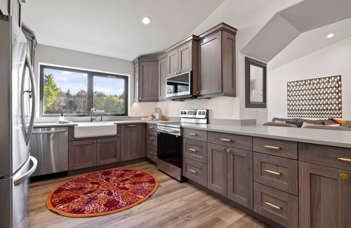 Cottonwood Heights Apartment | Cozy Apartment about a mile from Big Cottonwood Canyon