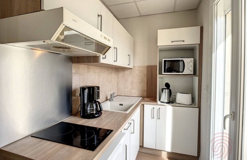 Lamalou-les-Bains Apartment | Cozy Apartment with Balconies in Quiet Area, 50m from Thermal Baths in Lamalou-les-Bains